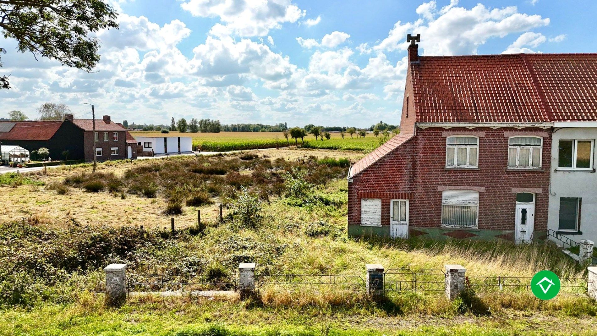 Te renoveren of te slopen woning op ruim perceel van 854 m² in Ichtegem - ideale opportuniteit voor wie wil bouwen of renoveren in een landelijke omgeving. foto 18
