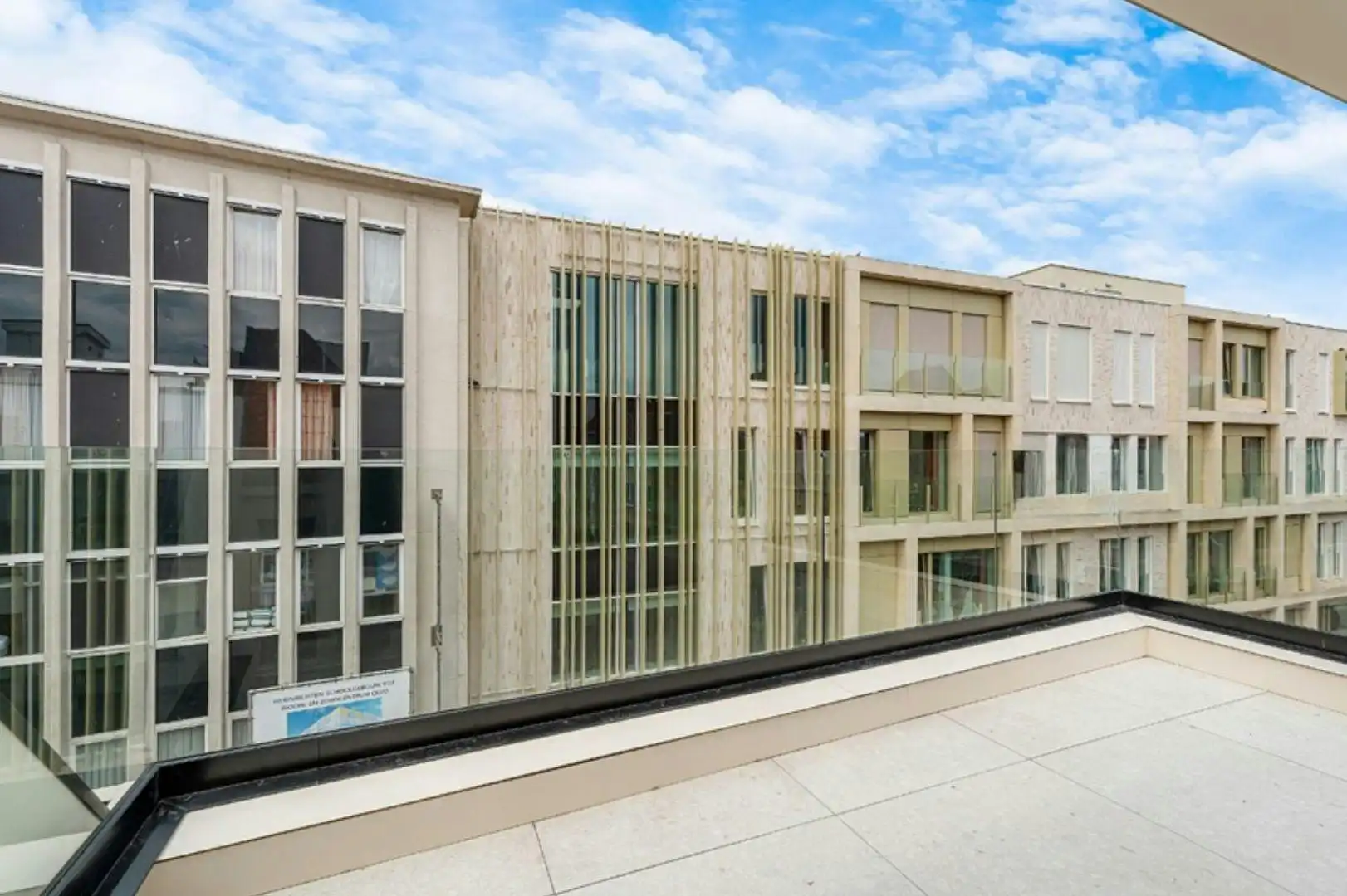 Prachtige duplex met zonnig terras te koop in Knokke-Heist foto 3