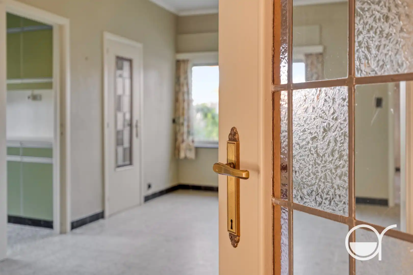 Te renoveren villa in Zwijnaarde foto 2