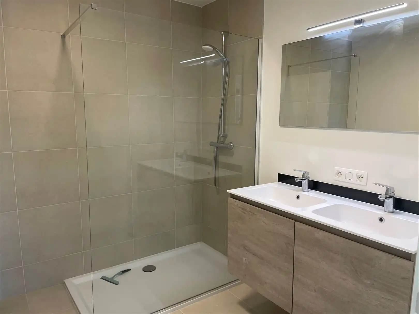 Ruim app TE HUUR in residentie "Paddenhoek te Kluisbergen foto 16