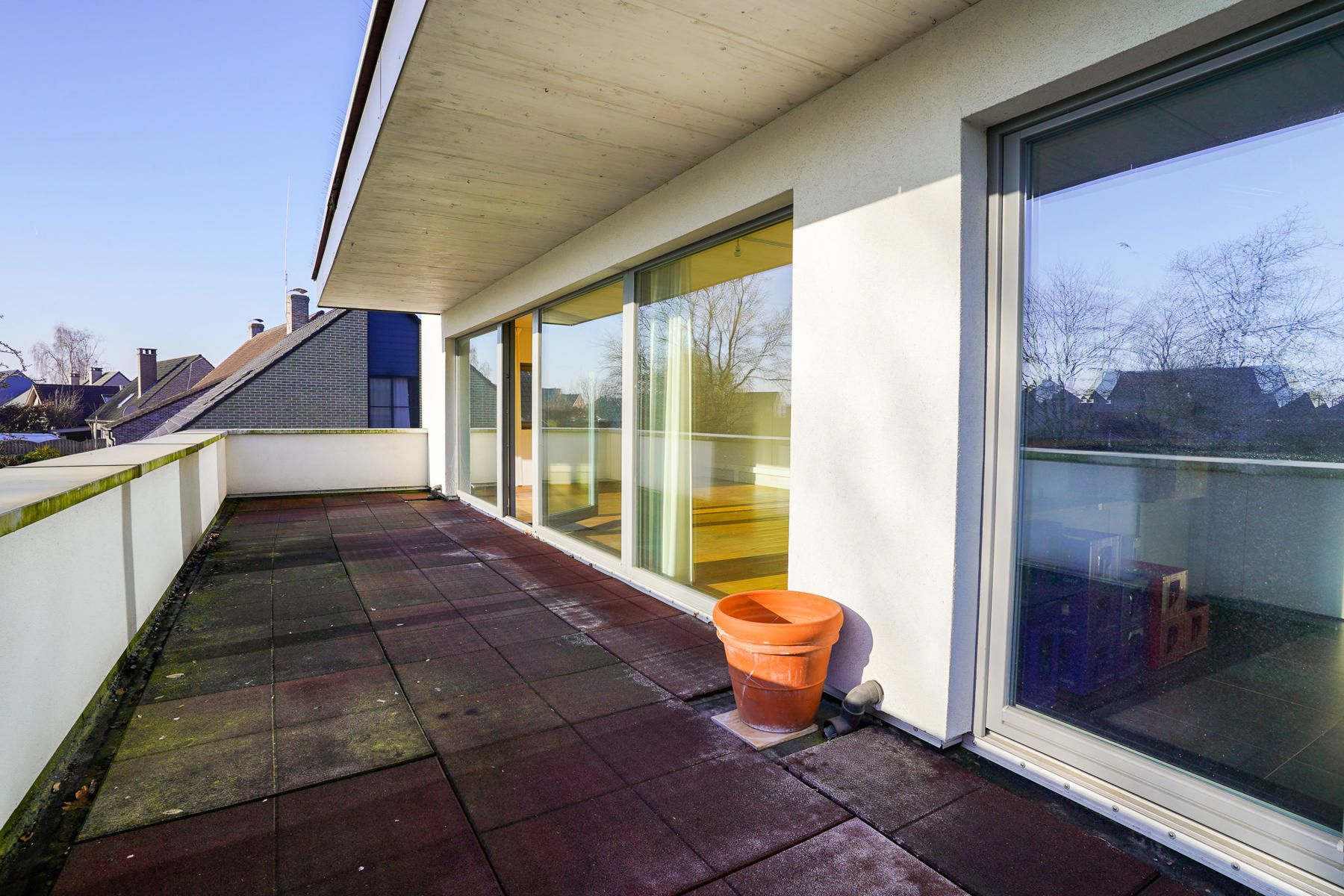 Rustige en betaalbare kantoorruimte met A-label, groot terras en 4 parkeerplaatsen foto 18