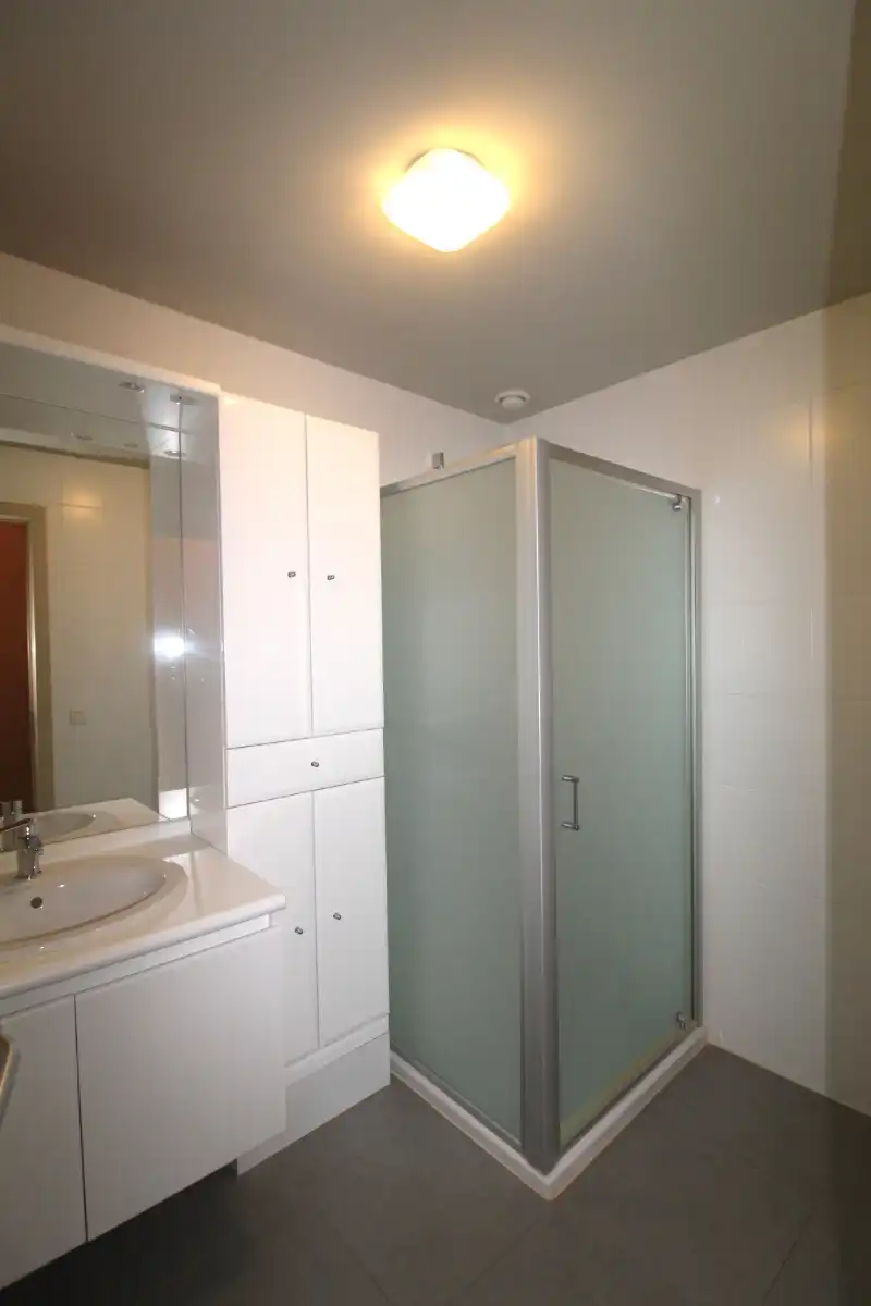 Gelijkvloersappartement met tuin te huur in Rumbeke foto 10