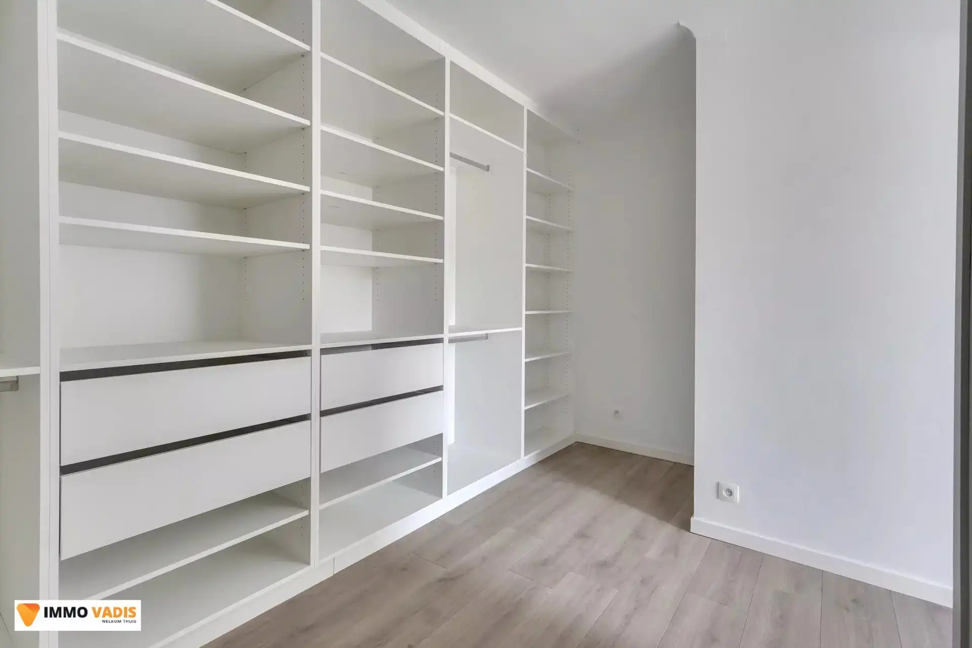 Energiezuinig appartement met terras, garage en 2 autostaanplaatsen in Bilzen foto 9