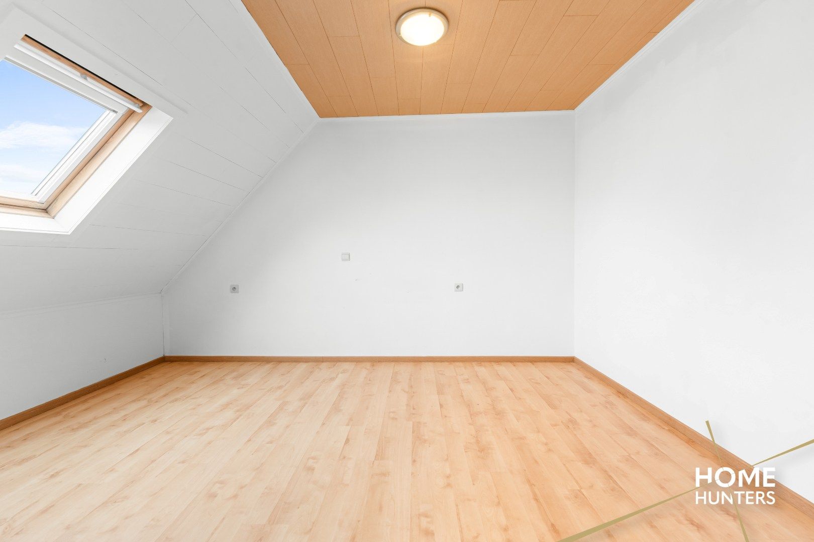 Halfopen gezinswoning met 3 slpks, carport en diepe tuin in Dikkebus foto 18