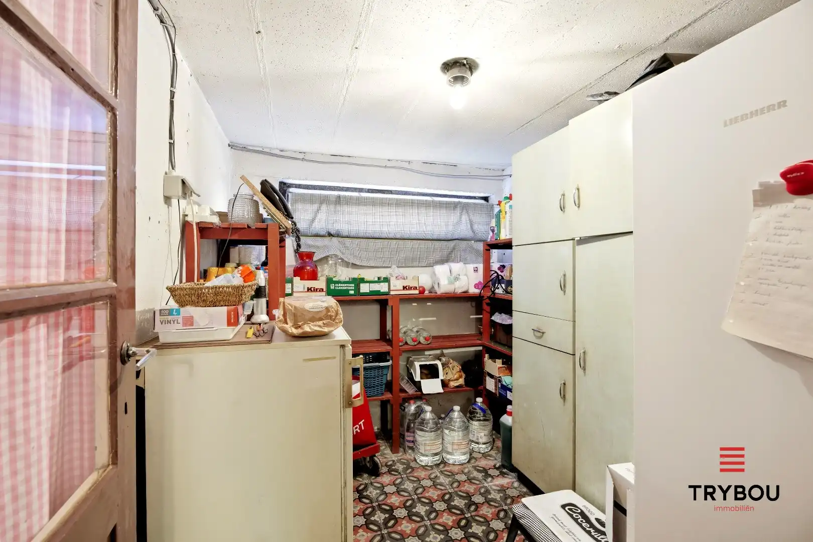 Alleenstaande woning op een ruim perceel met 3 slaapkamers en 2 garages!  foto 16