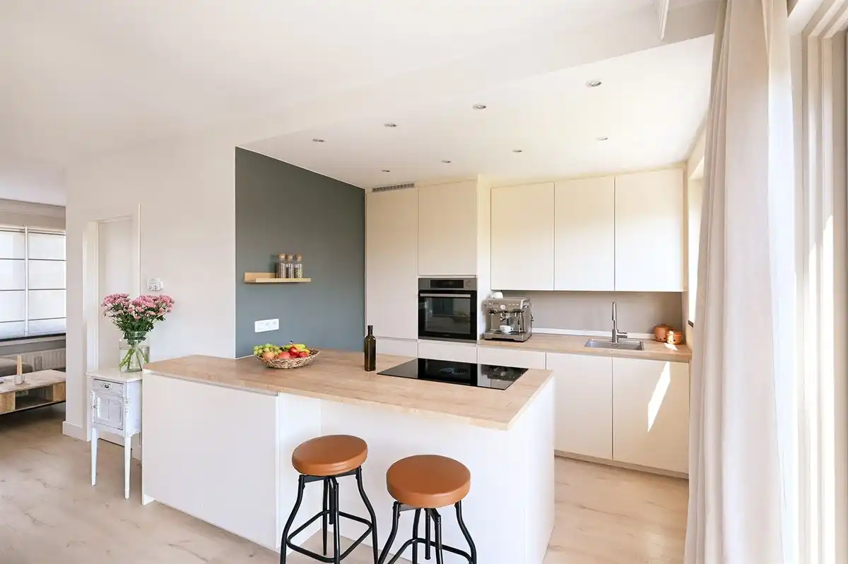 Geheel gerenoveerde energiezuinige halfopen bebouwing foto 3