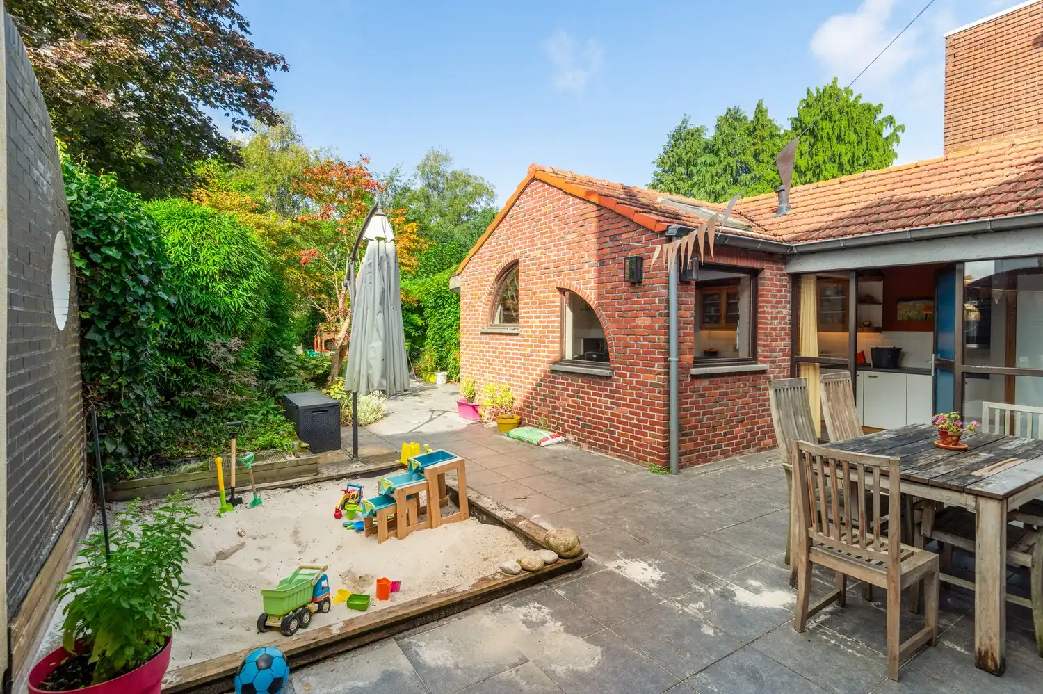 Super gezellige woning met prachtige ruime tuin en 3 slaapkamers te Hoevenen! foto 23