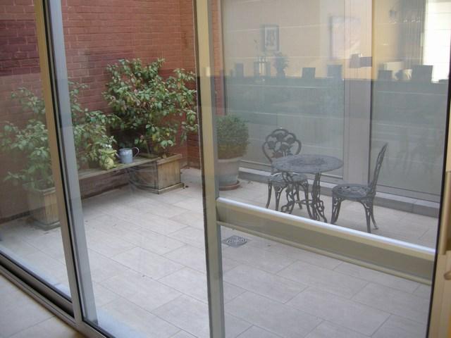 Ruim appartement met 2 slaapkamers gelegen op het gelijkvloers. foto 10