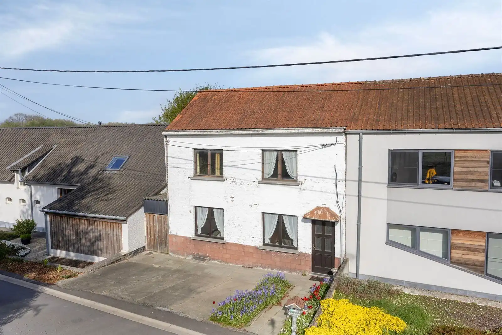 Woning met 4 slaapkamers + garage + weide foto 2