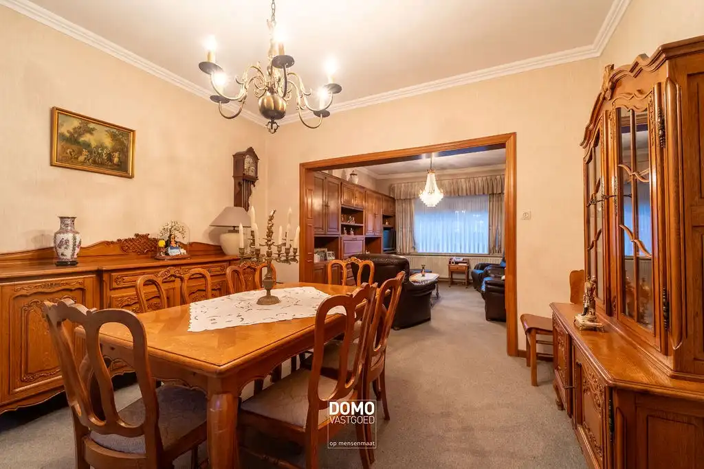 Halfopen bebouwing met grote tuin en 3 slaapkamers foto 2