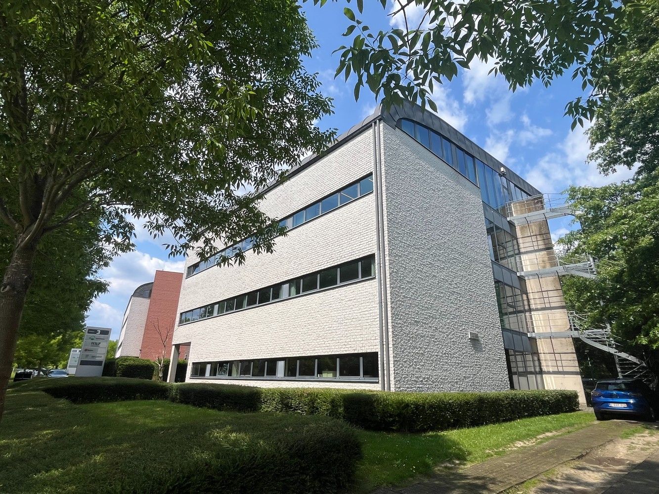 440 m² kantoor + 8 parkings foto {{pictureIndex}}