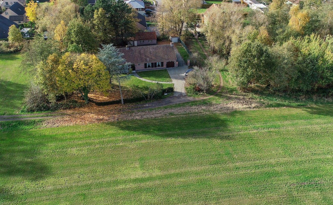 Hoofdfoto van de publicatie: Rustig gelegen alleenstaande woning met westgerichte tuin en unieke bouwvergunning