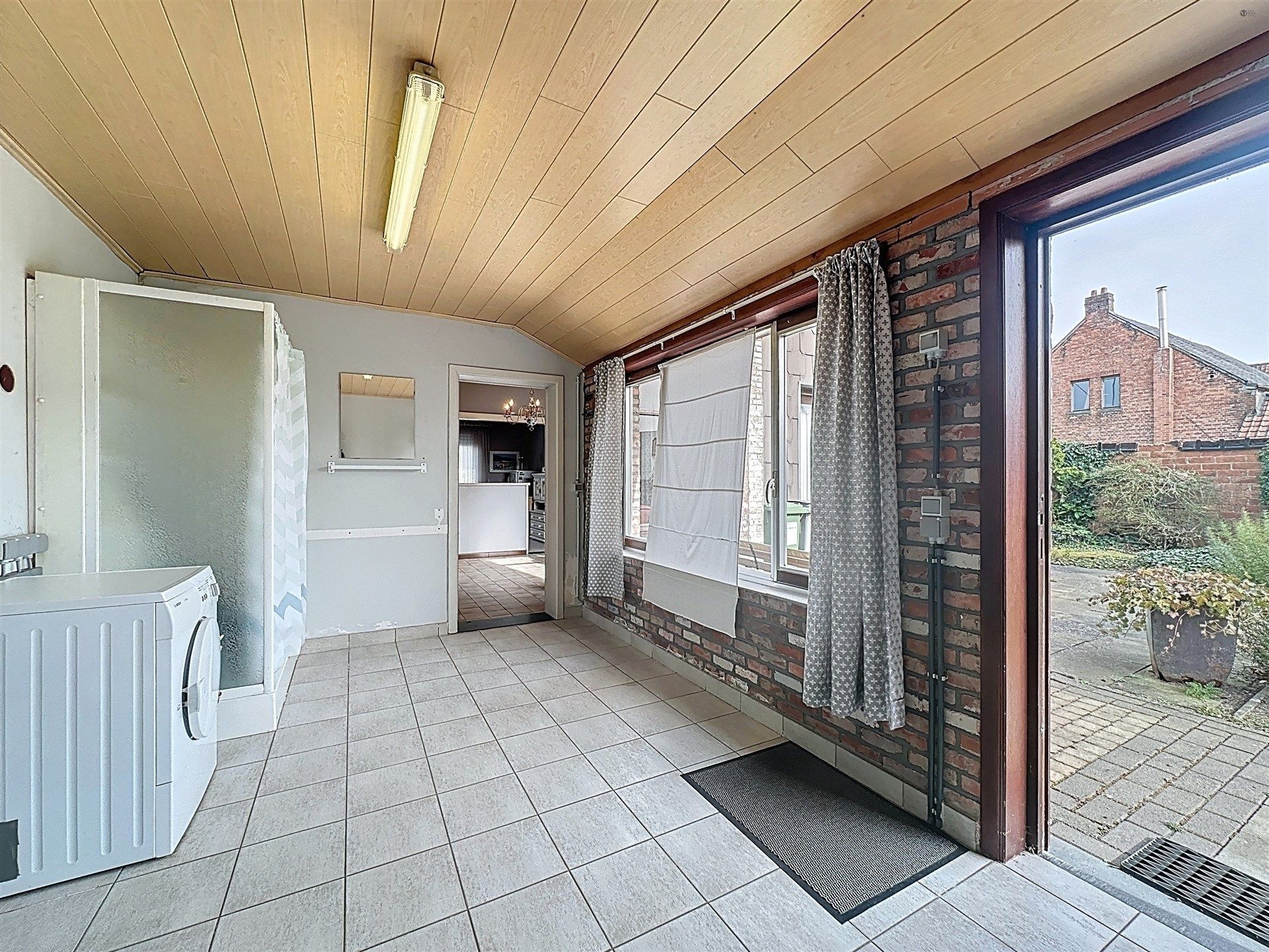 te renoveren woning met magazijn (220m²) op perceel van 1340m² foto 8