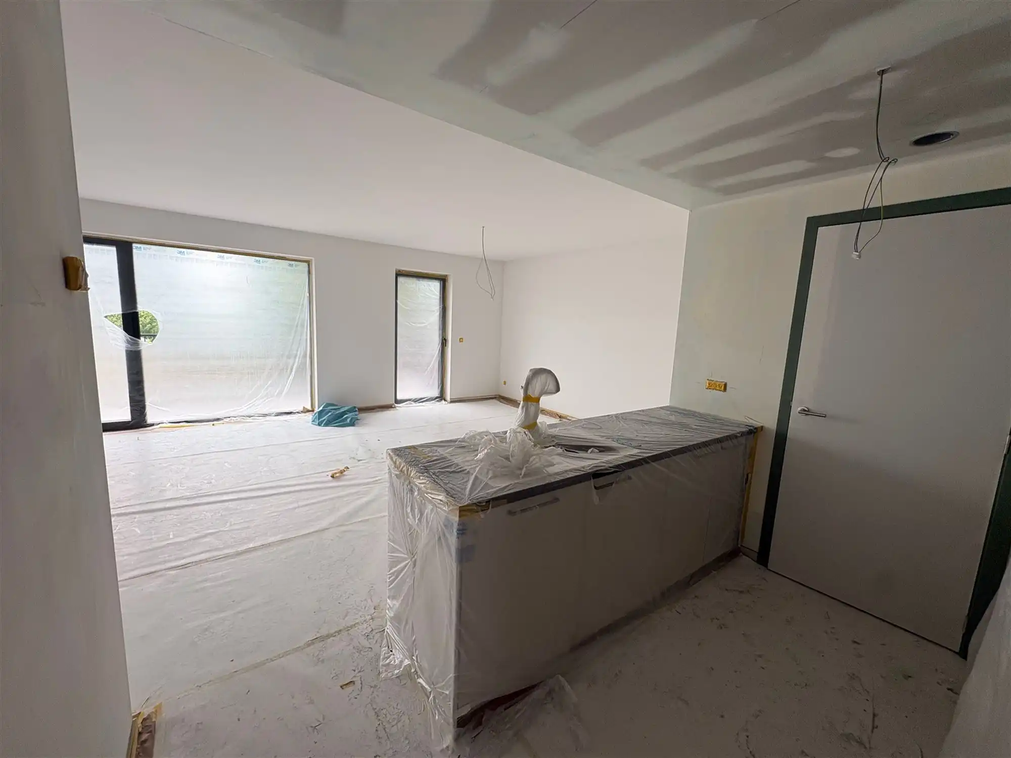Appartement met 2 slaapkamers en ruim terras. foto 4