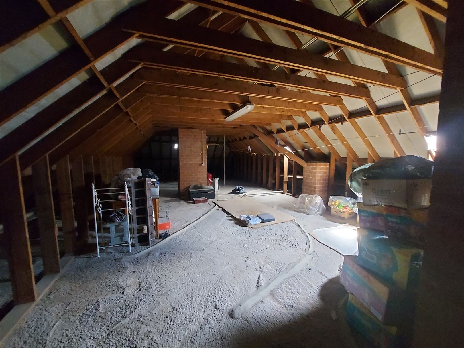 Veelzijdig renovatiepand met woonst en winkel Vloesberg foto 23