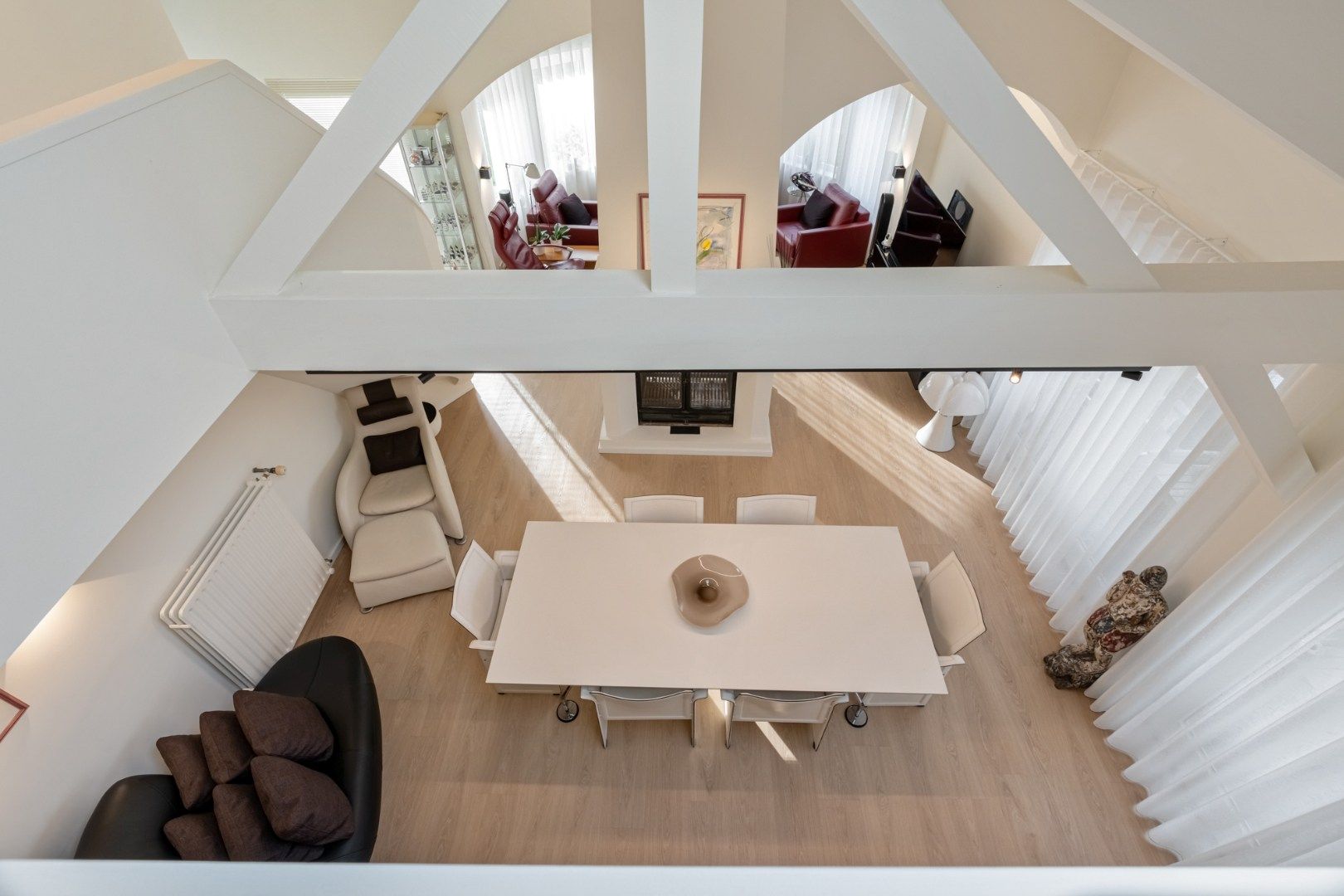 Verrassend luchtige villa  foto 18