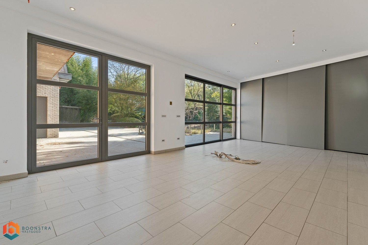 Handelspand met woonst en ruime parking op een perceel van 2592 m² te Rotselaar foto 7