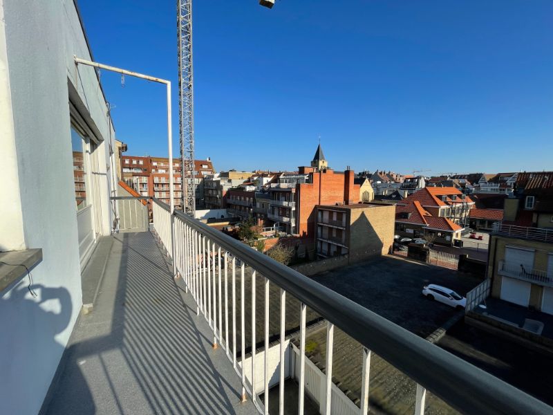 Zonnige studio centraal gelegen te Knokke (tussen Dumortierlaan en Zoutelaan) foto 4