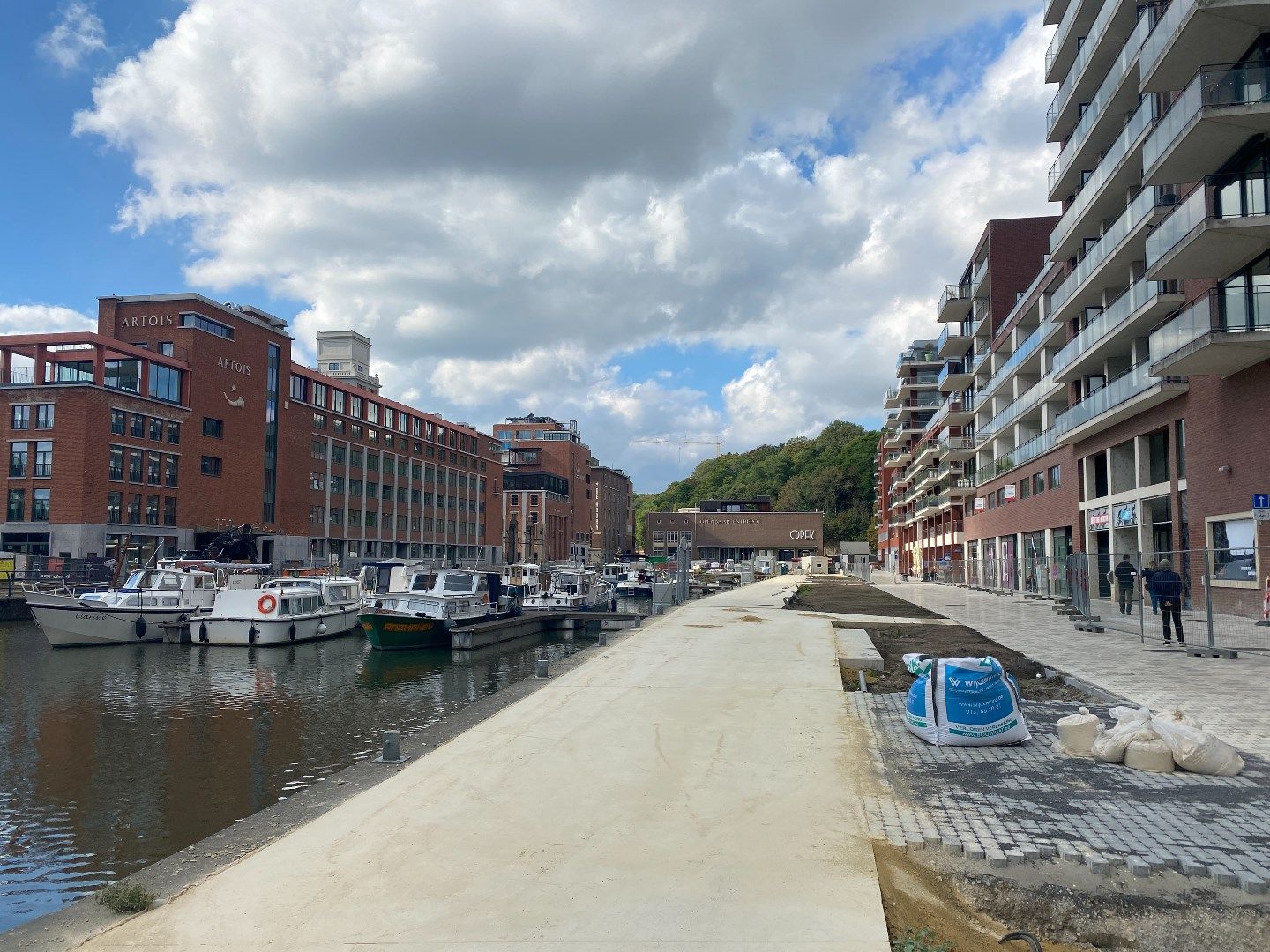 Goed gelegen casco handelspand aan de Vaartkom foto 14