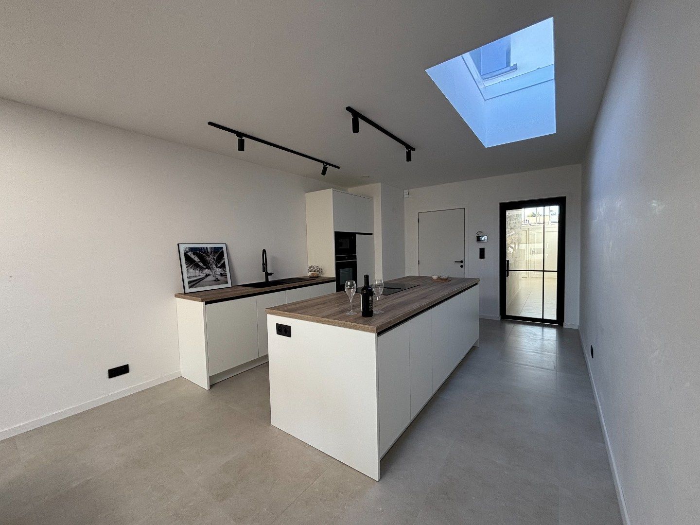 GERENOVEERDE WONING MET 3 SLPKS, TUIN EN GARAGE foto 6