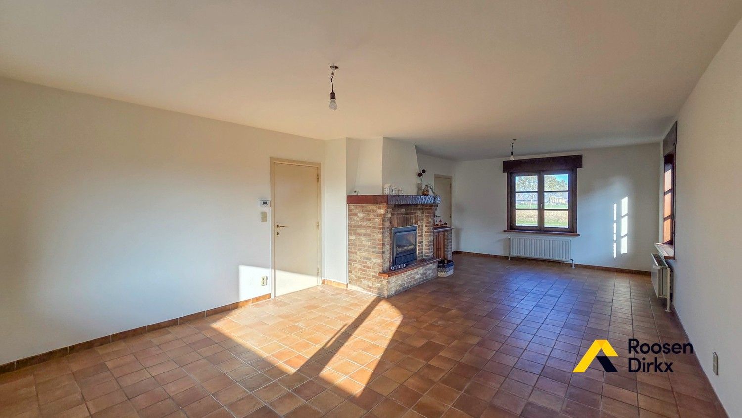 Degelijke woning met 3 slaapkamers en prachtig zicht op ±9 are! foto 8