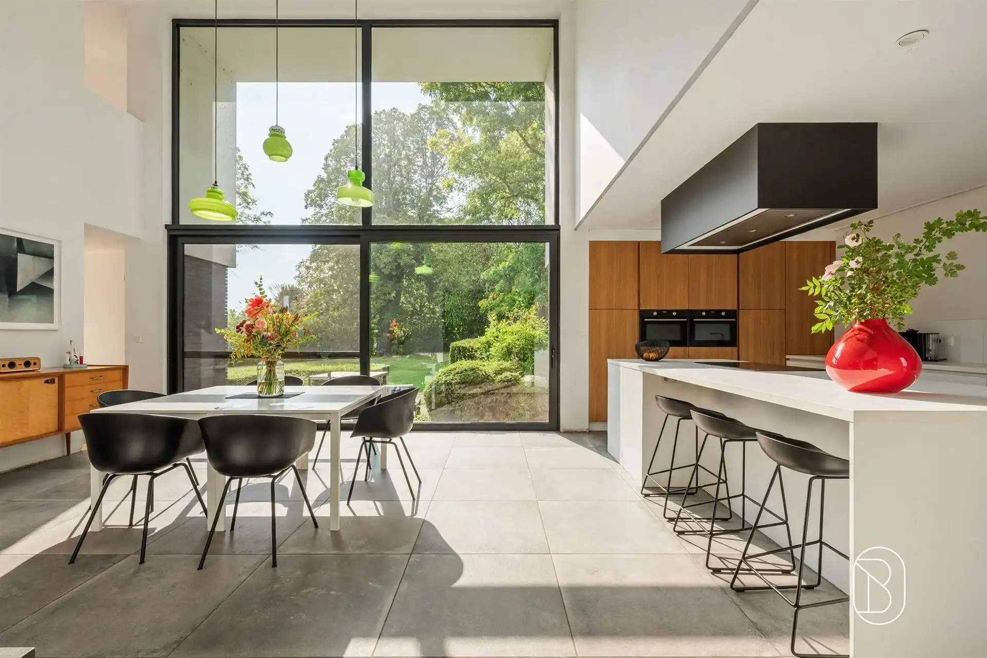 Ruime moderne villa met 6 slpk & prachtige tuin op 2200M2 foto 8