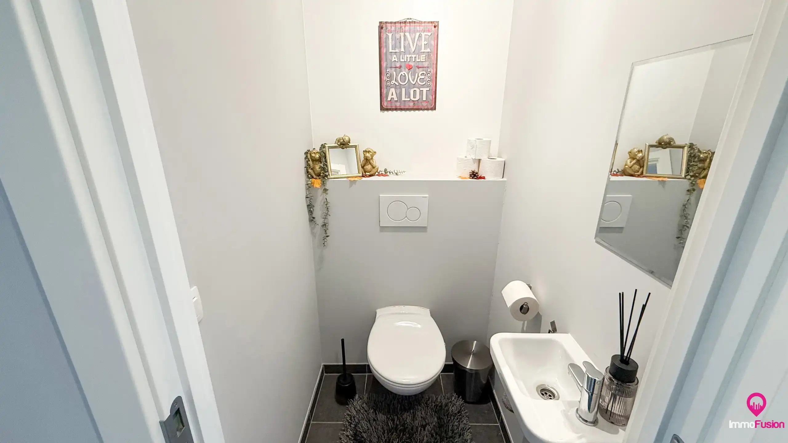 Modern appartement , bemeubeld met vrij uitzicht en parkeerplaats! foto 20