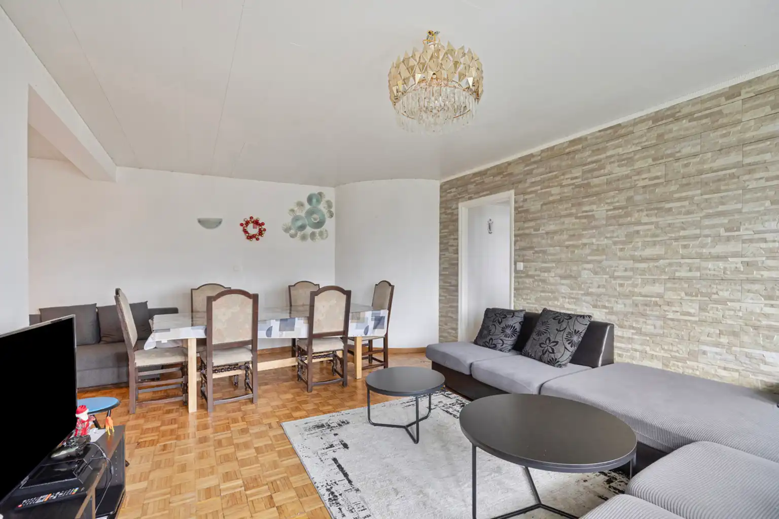 2 slaapkamer appartement met lift en privékelder foto 2