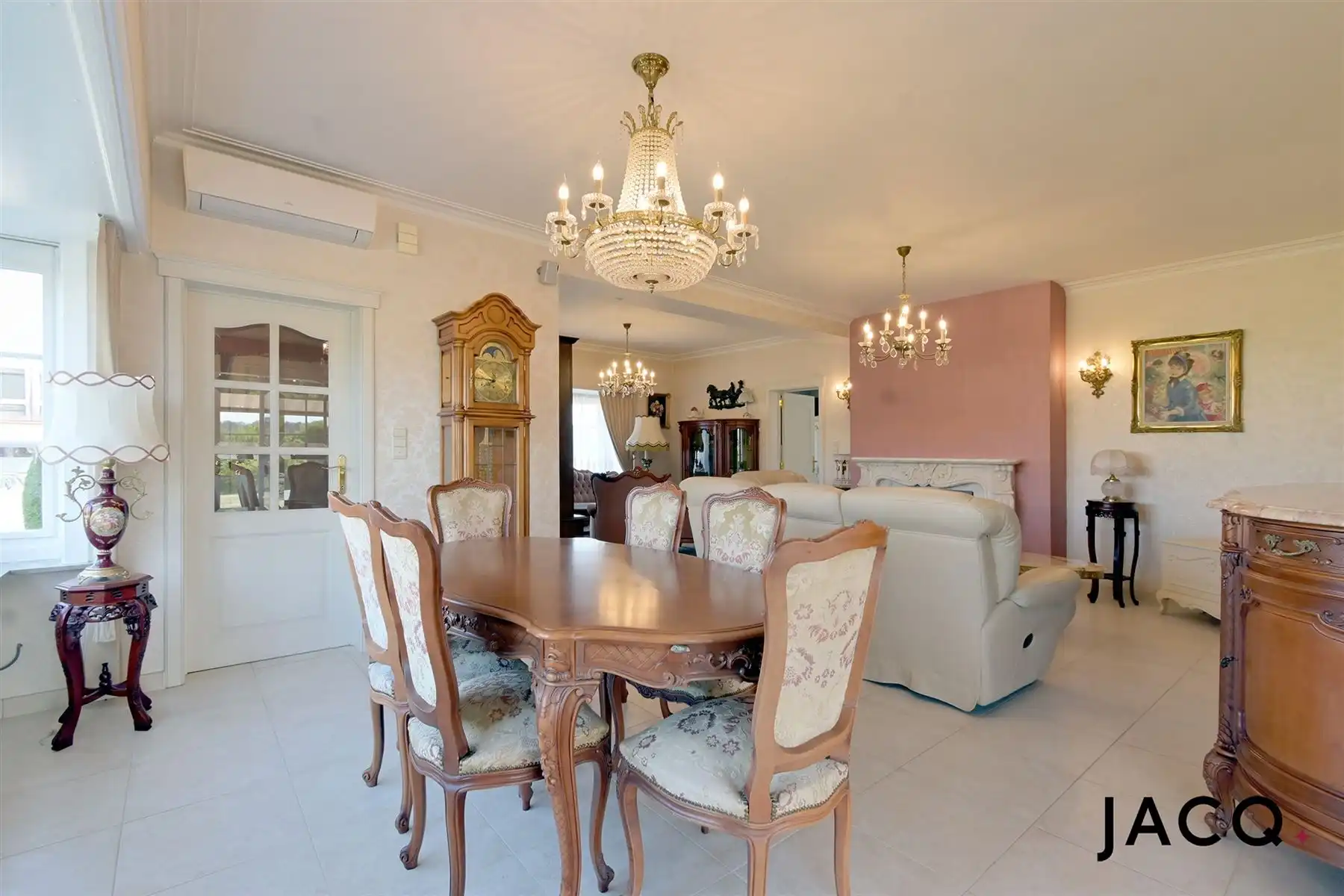 Ruime villa met 4slpk's op een prachtig perceel van 1203m²! foto 3