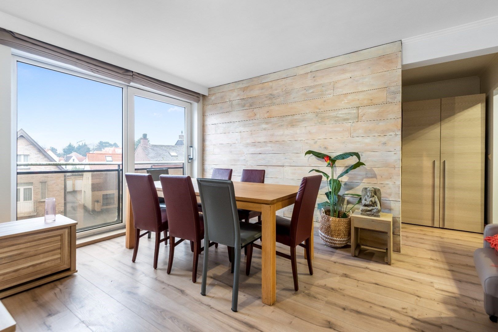 Aangenaam appartement met mooie gevelbreedte gelegen in Oud Knokke.  foto 5