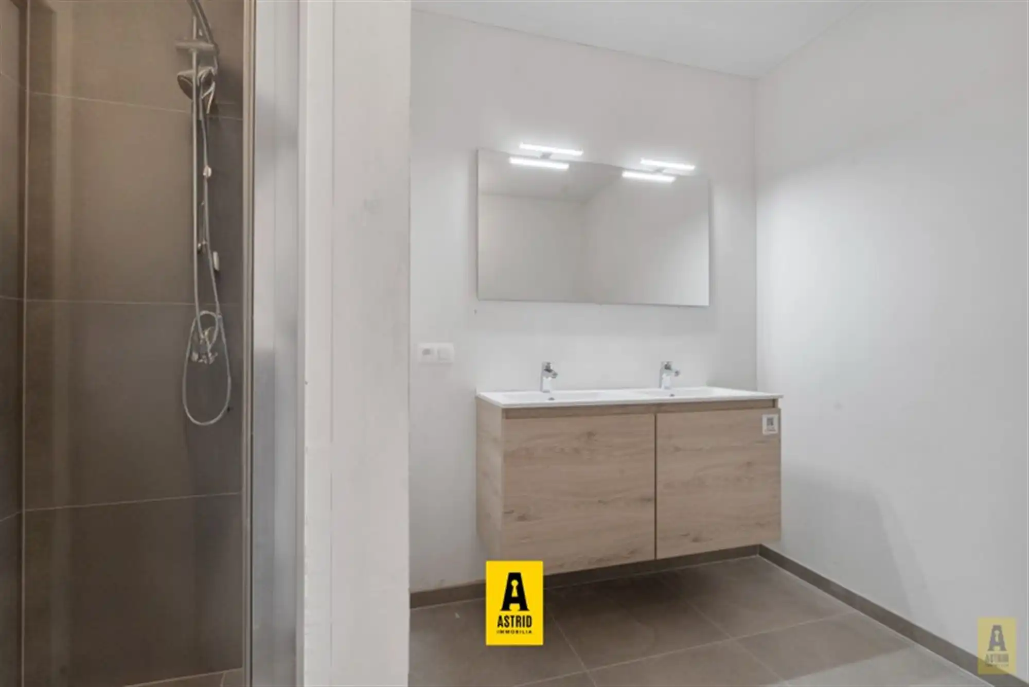 Ruim en zonnig nieuw appartement met mooie terrassen vlakbij zee! foto 12