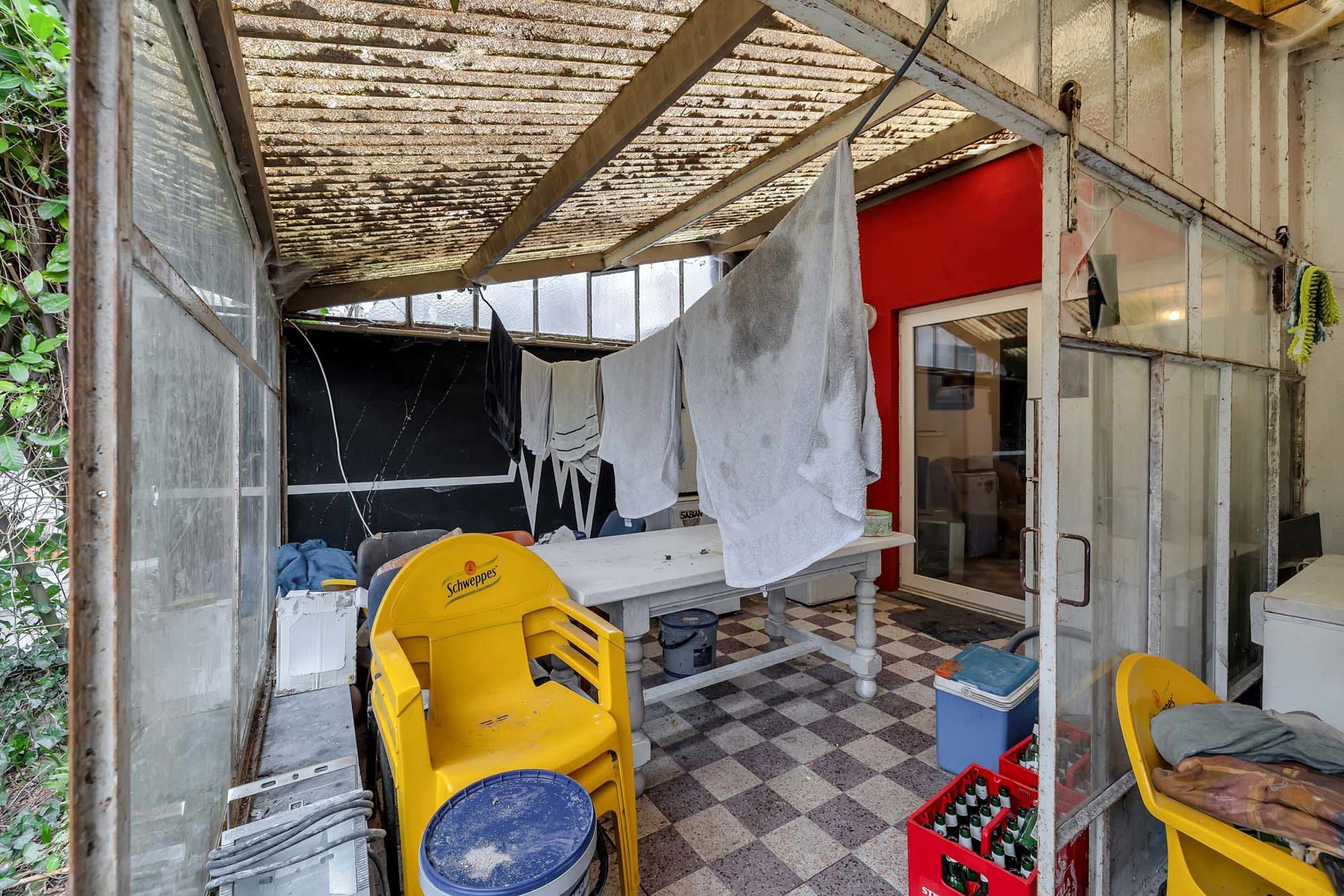 Centraal gelegen woning met veel mogelijkheden foto 23
