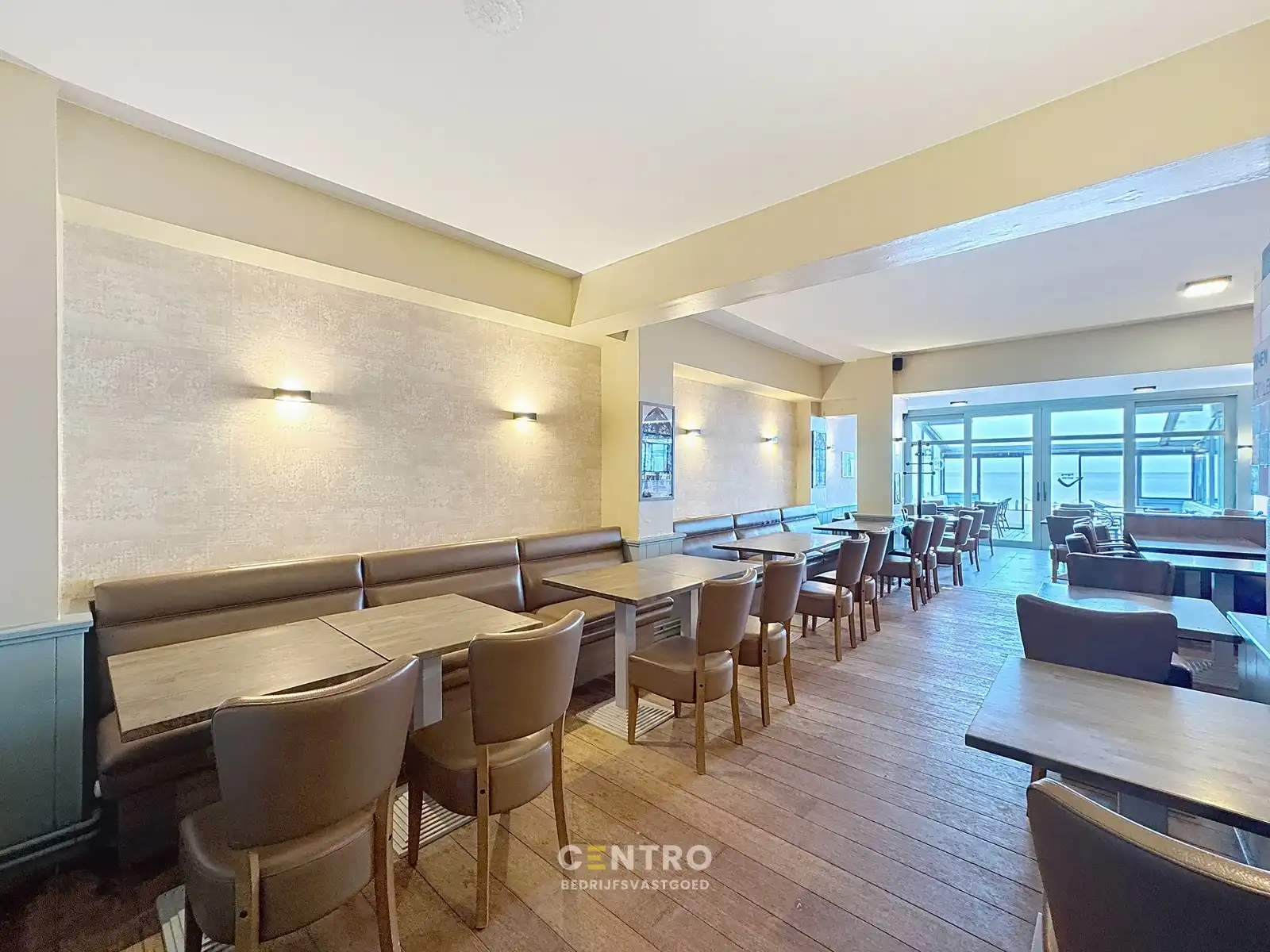 Verkoop handelspand IJssalon - Tearoom 't Zwart Schaap te Sint-Idesbald! foto 2