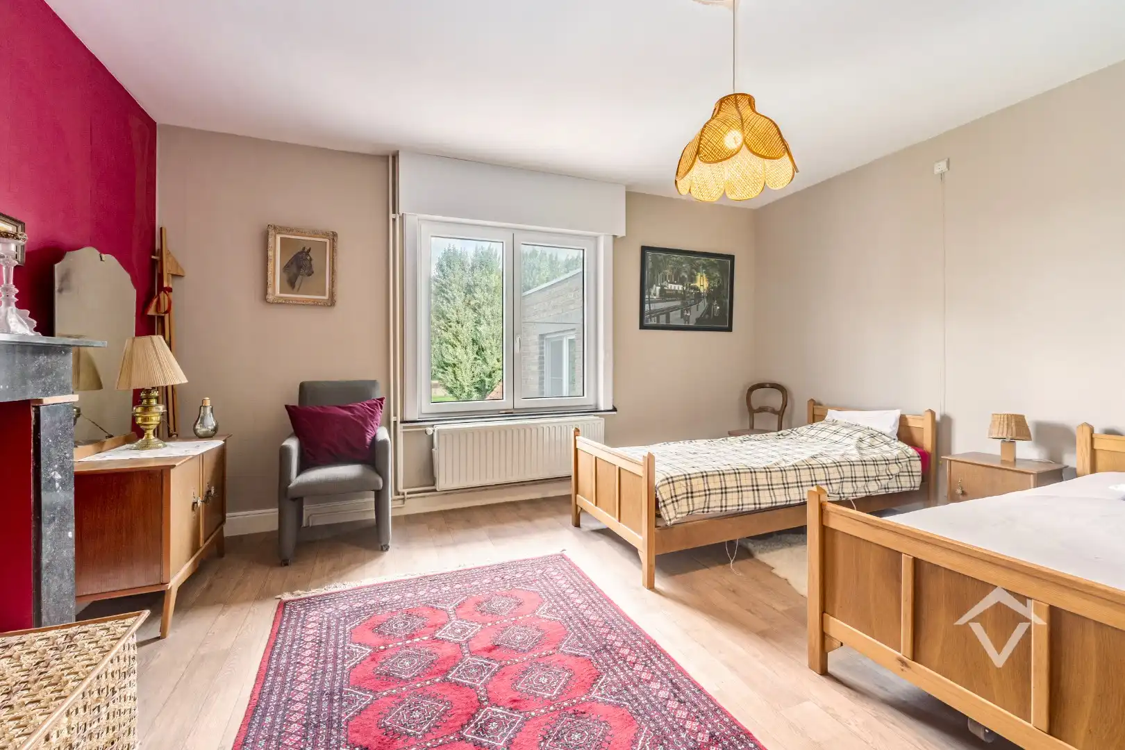 Ruime woning met bijgebouwen in Gistel: 5 Slaapkamers, 368m² Woonoppervlakte op een perceel van 1801m² foto 21