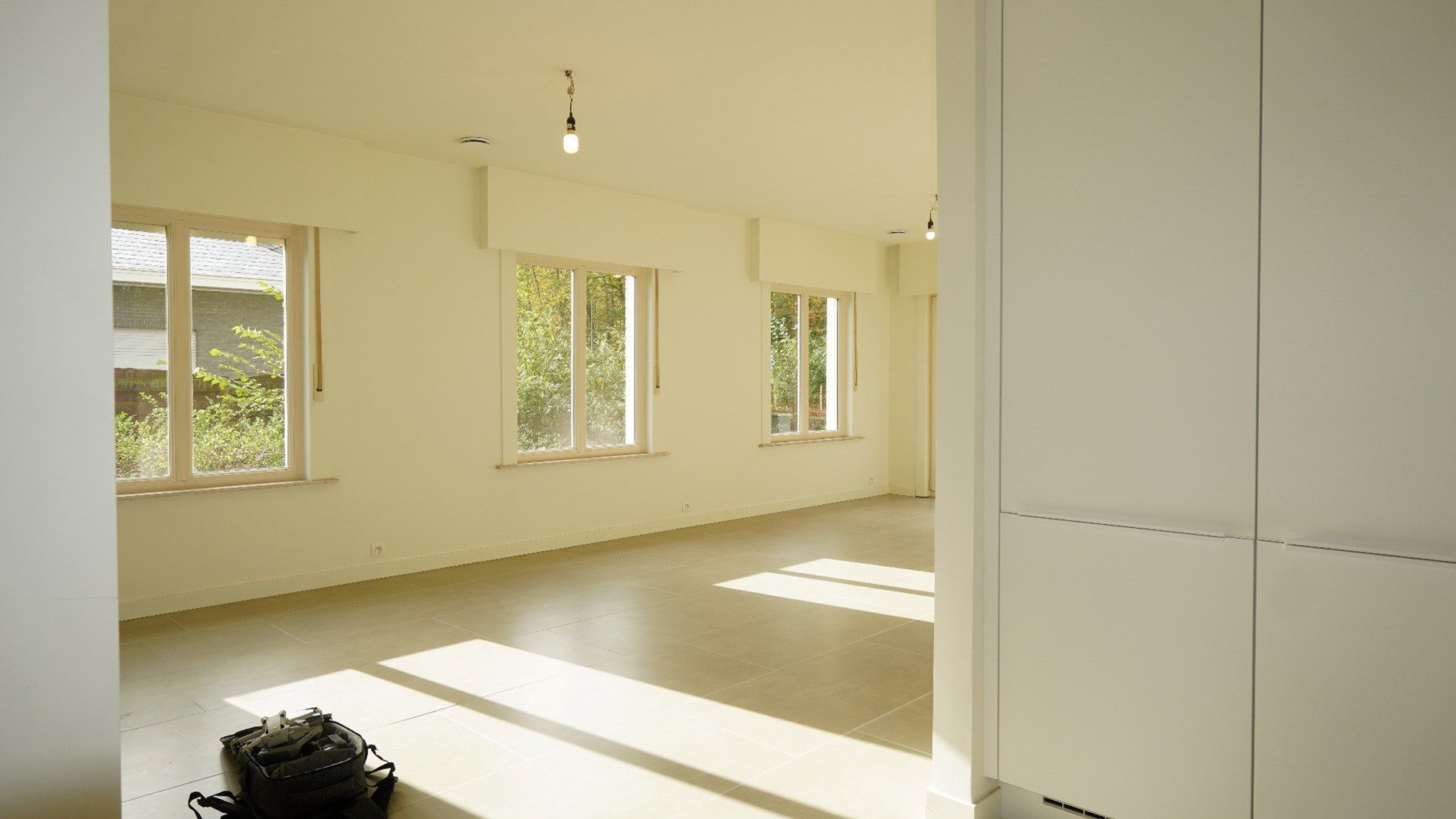 Volledig gerenoveerde bungalow met tuin en dubbele garage te Waasmunster foto 5