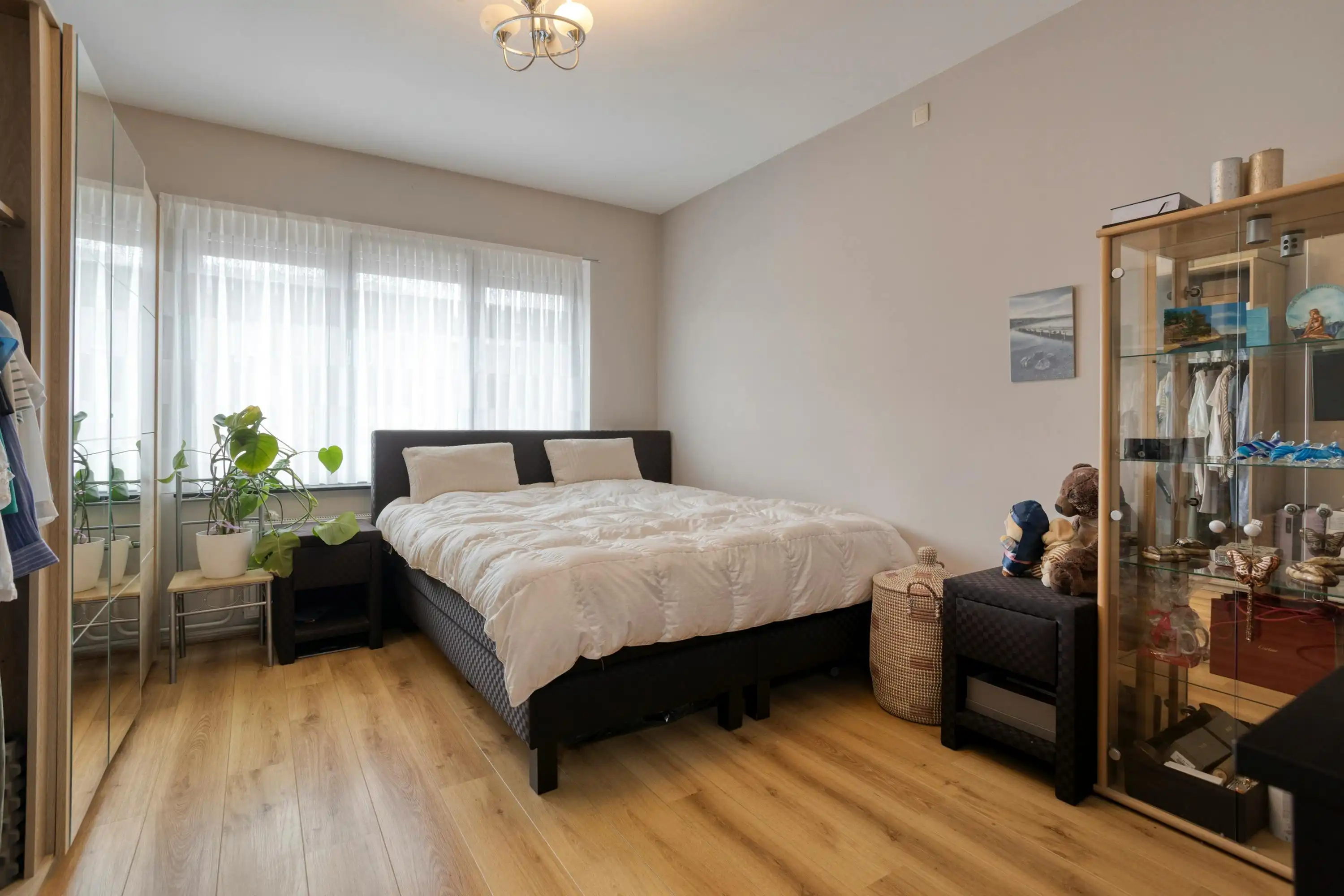 Instapklaar appartement met 2 slaapkamers te koop in Merksem foto 9