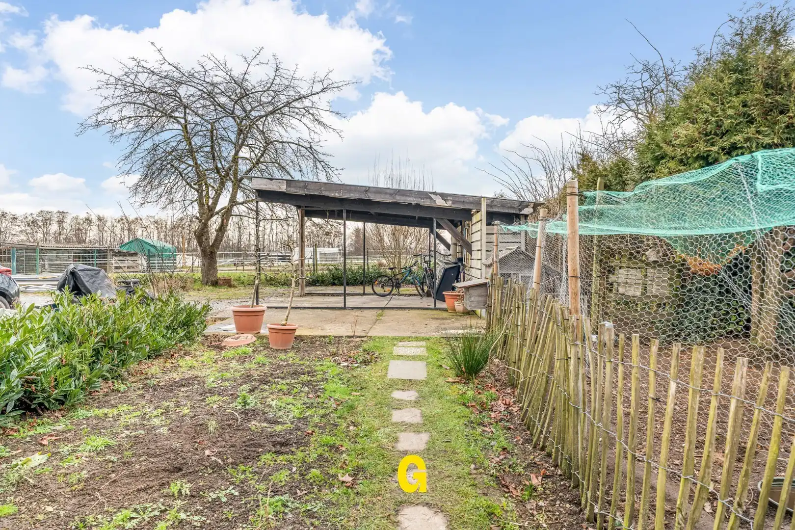 Leuke rijwoning met karakter, 3 slaapkamers, uitbreidingsmogelijkheden op zolder en gezellig tuintje met carport bereikbaar langs achter. foto 24