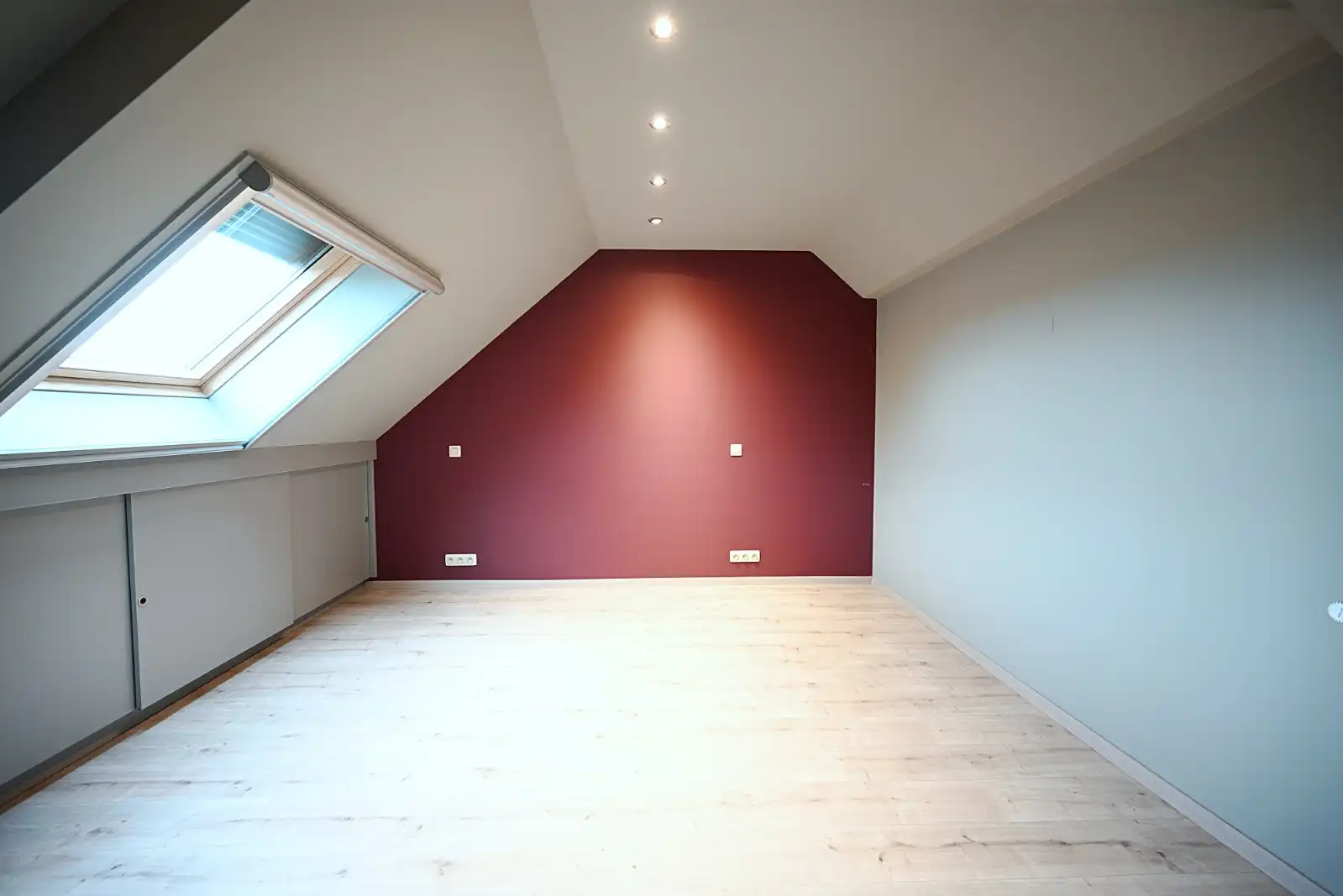 Ruime woning met 3 slaapkamers en carport foto 15