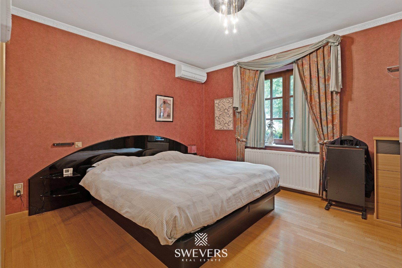Ruime woning ( 345 m2 ) met 4 SLPK op prachtig perceel van 21a50ca foto 17