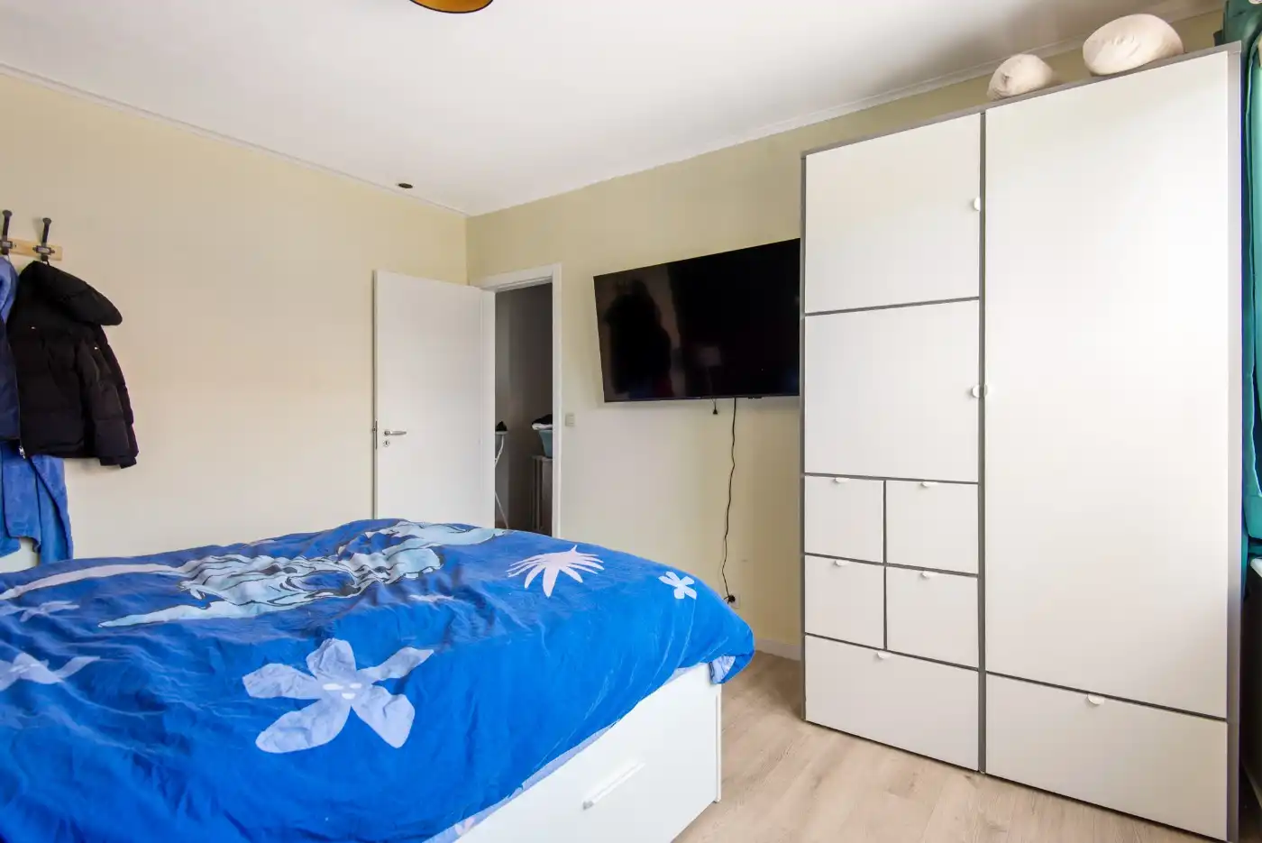 Centraal gelegen, gerenoveerde woning met 3 slpk. en west-tuin foto 15