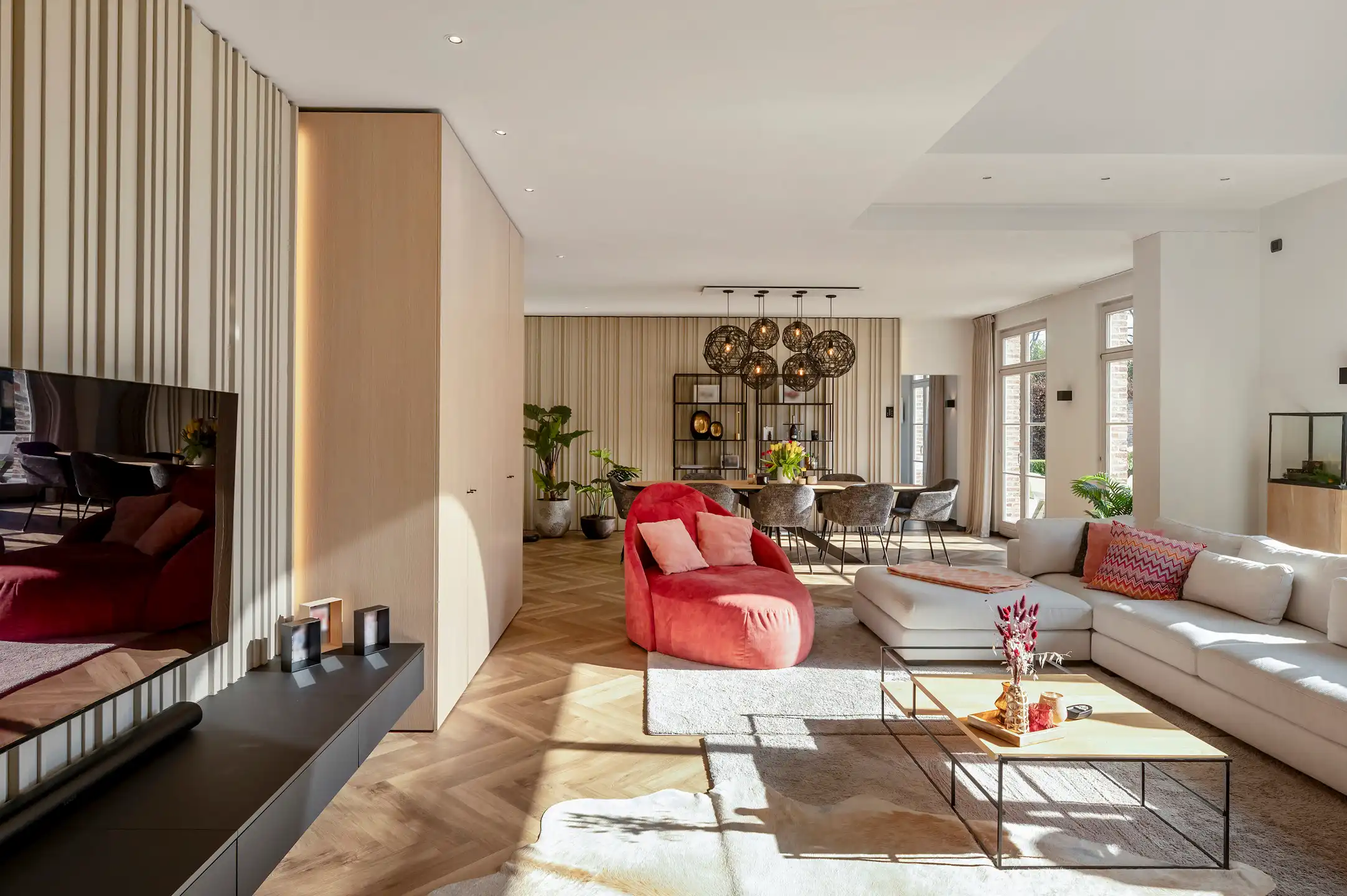 Topvilla met paardenaccomodatie, infinity-pool en 2e woning! foto 12