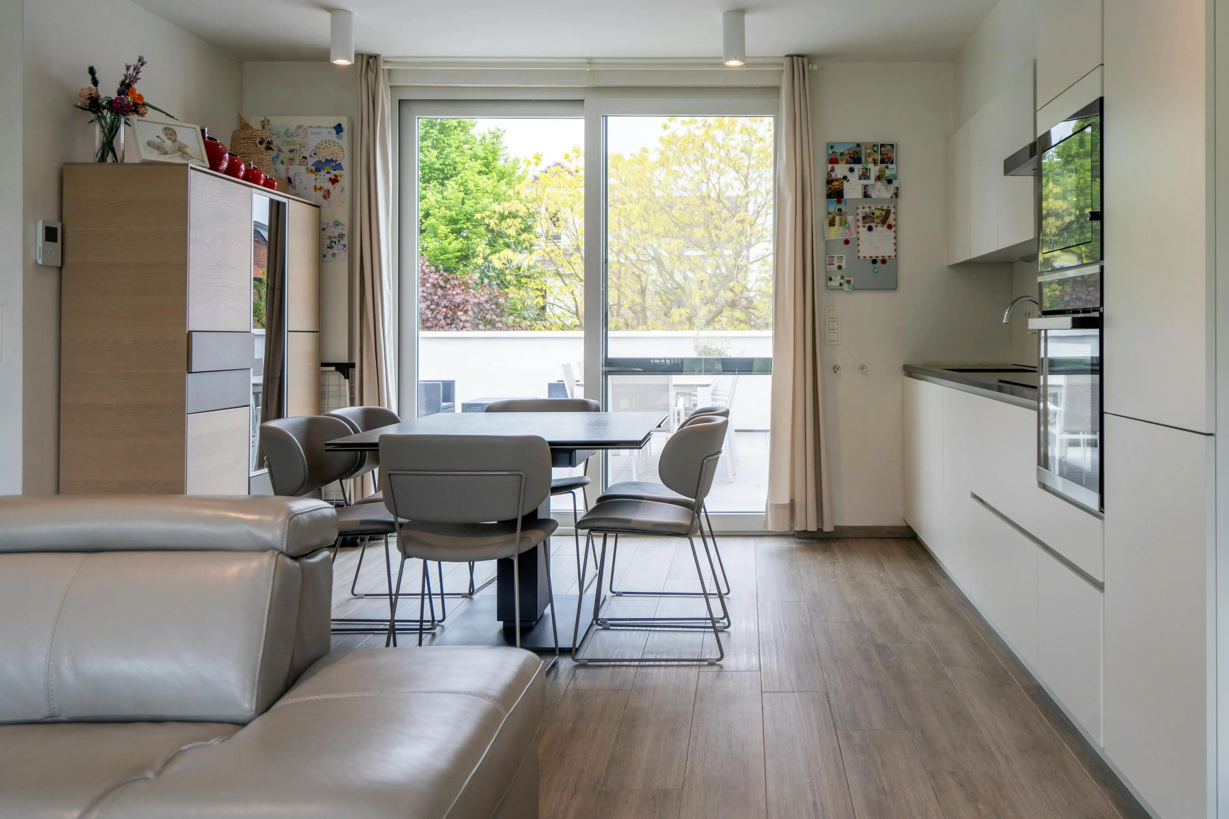Ruim appartement met dubbel terras te koop in Gullegem! foto 4