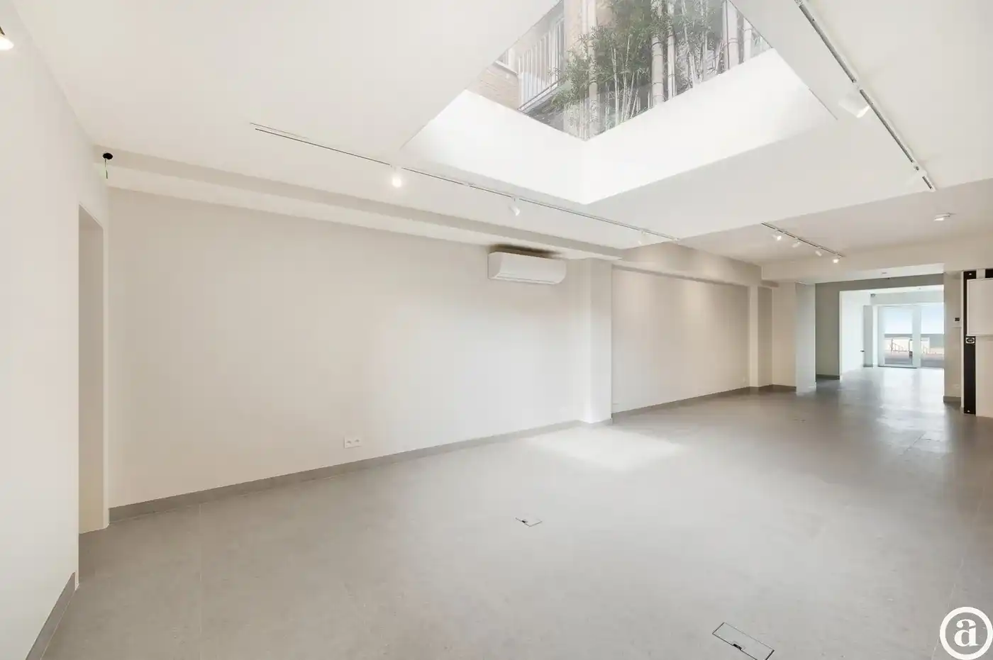 Instapklare handelsruimte op een toplocatie aan de Zeedijk van Knokke. foto 11