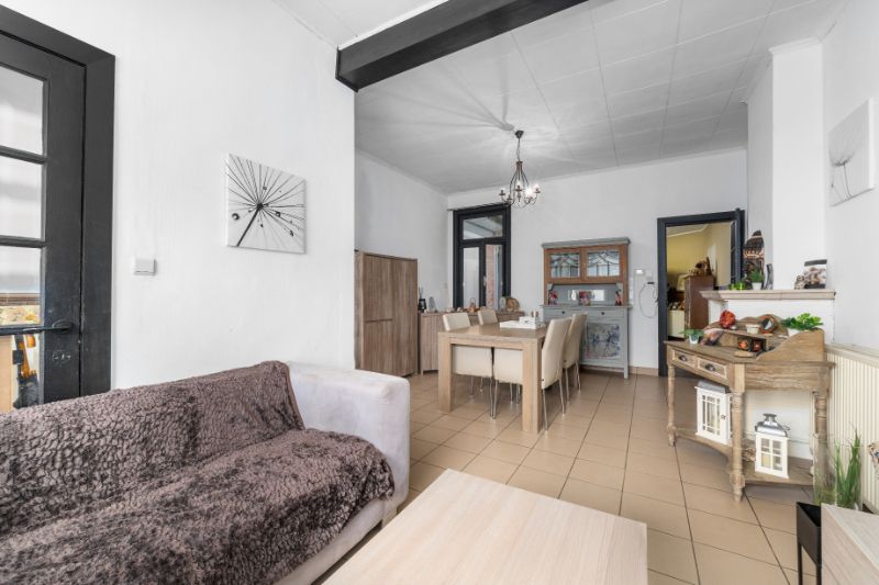 Woning met zij-ingang aan de stadsrand - 3 slpkmrs. foto 4