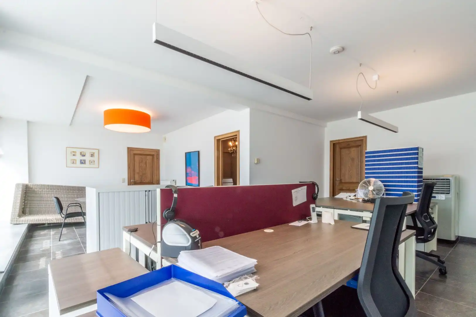 Een ruime, instapklare gelijkvloerse praktijk-, kantoor- en/of commerciële (+-154m²) foto 6