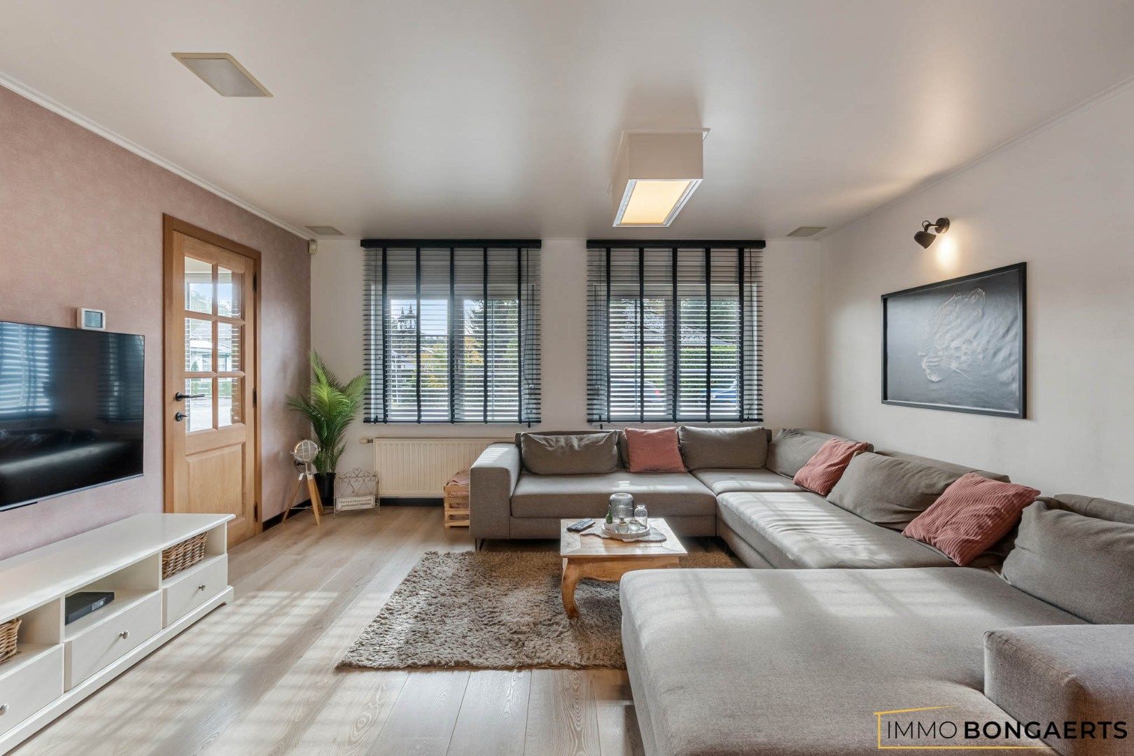 Instapklare woning met 4 slaapkamers en zwembad foto 5