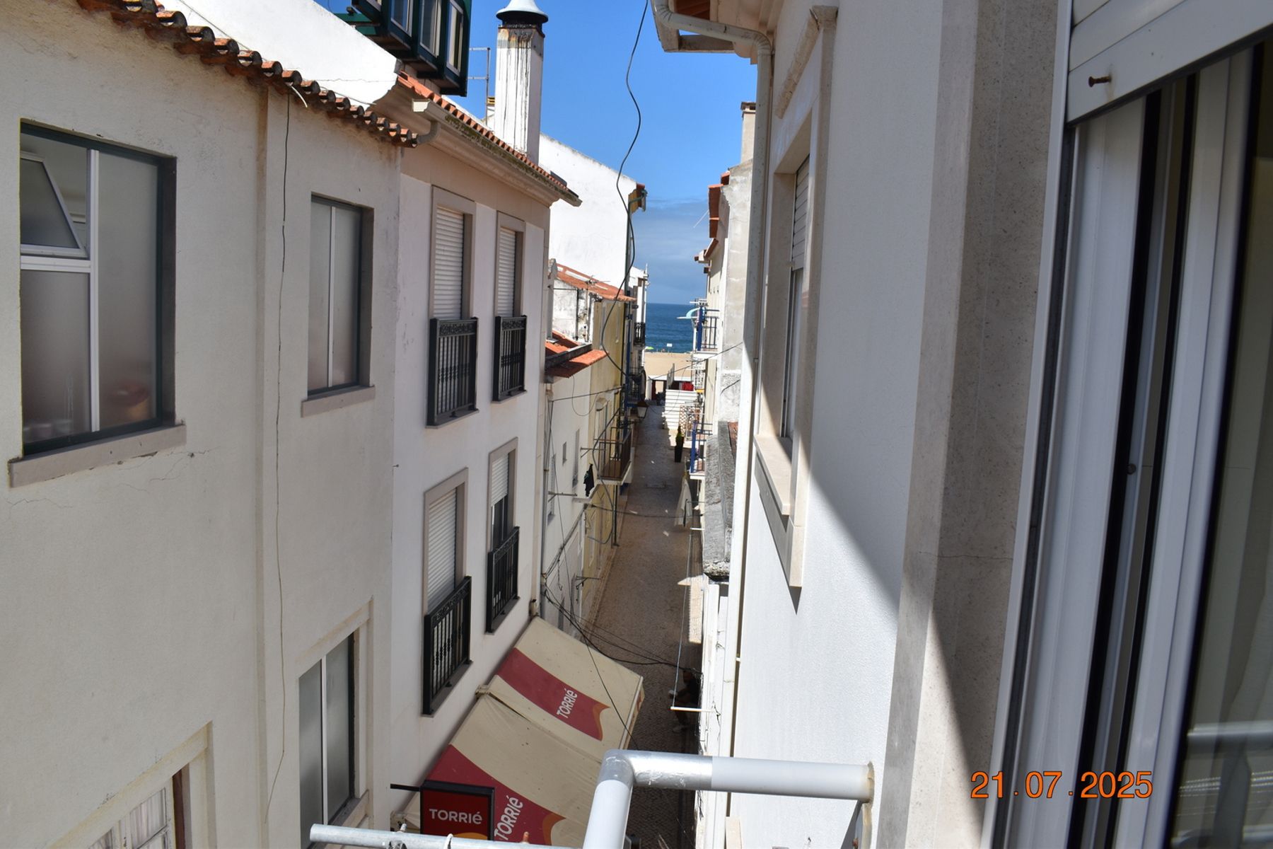 Charmante Duplex met 3 Slaapkamers in het Hart van Nazaré – Slechts 50m van het Strand!  foto 2