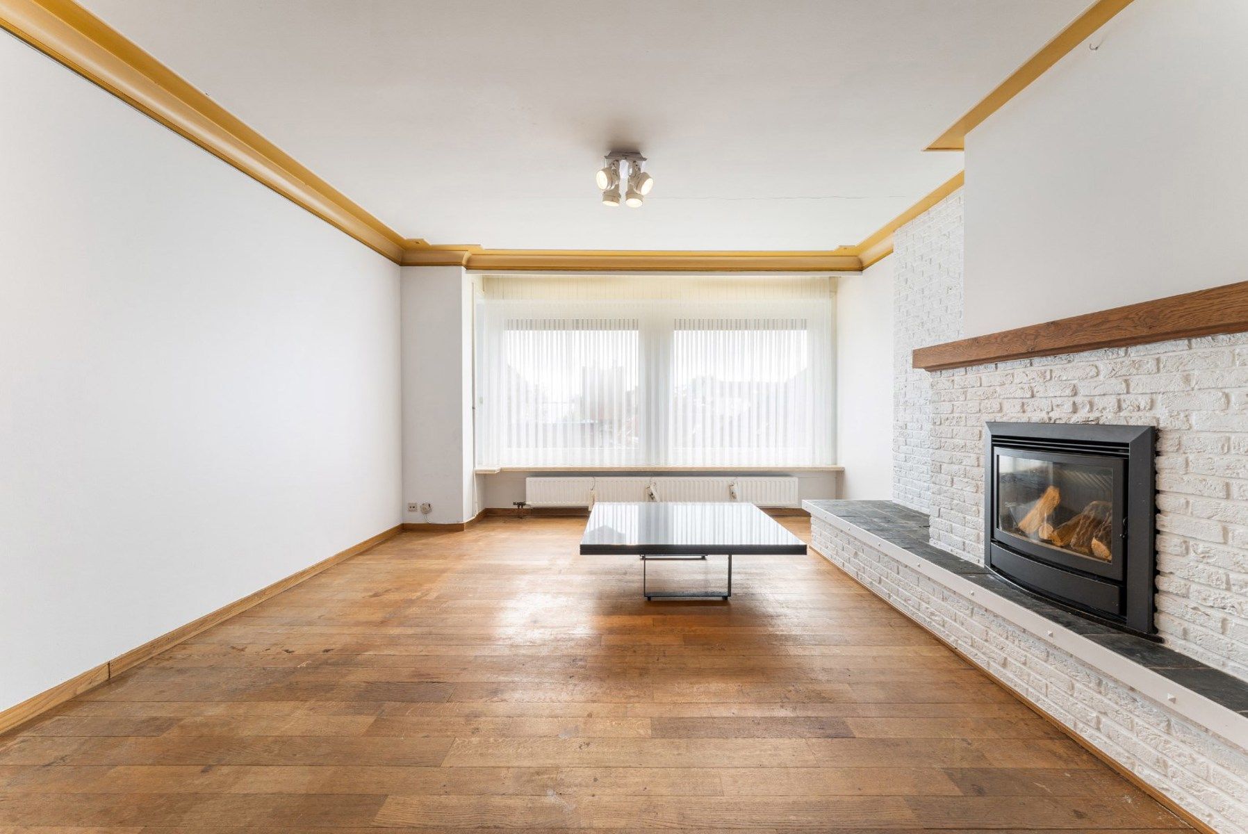 Ruim appartement met terras, lift en 3 slaapkamers in Izegem - bouwjaar 1978 - EPC-waarde 220.00 - Energielabel C - 119.00m² bewoonbare oppervlakte - 1 badkamer - 1 parkeerplaats foto 4