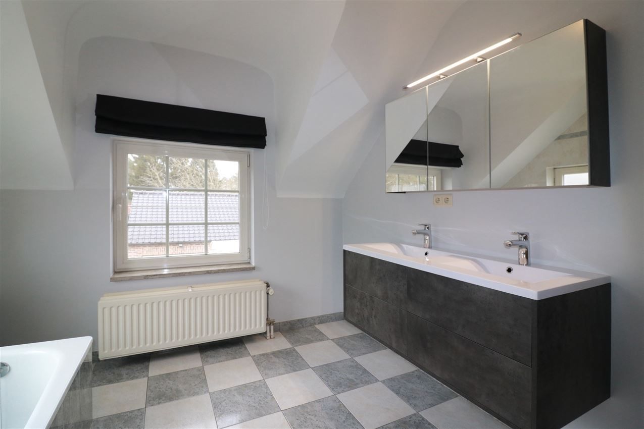 Landelijke woning iin mooie omgeving, 3 slpk., garage  foto 23