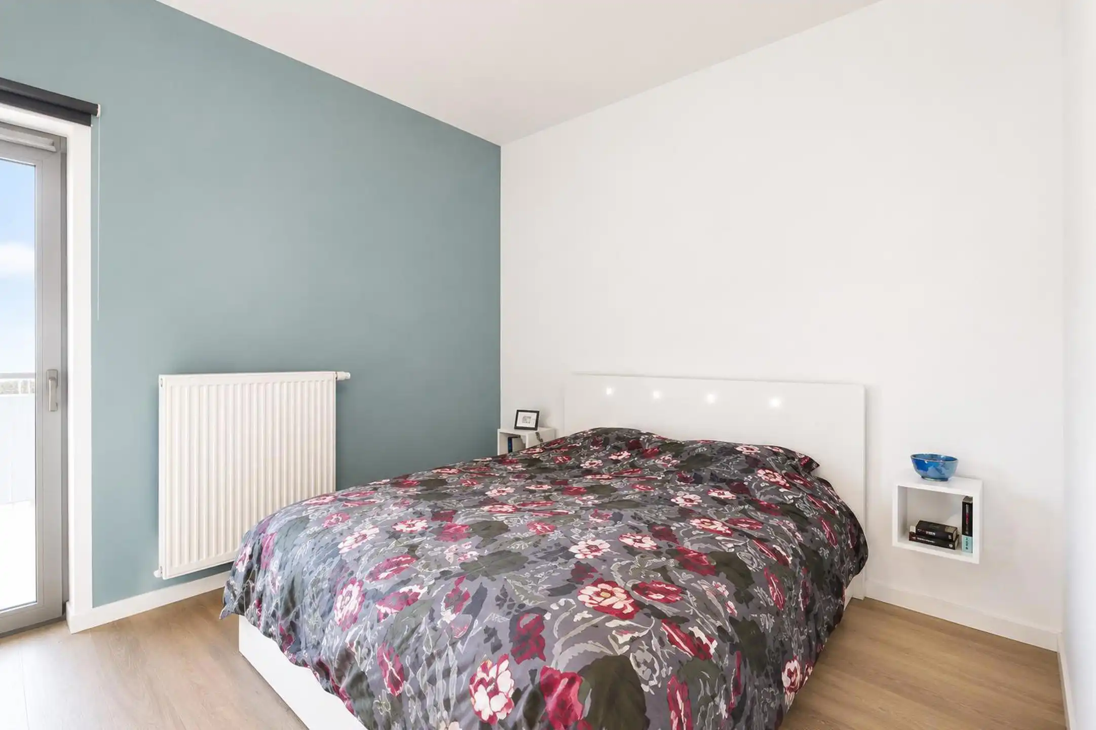 RECENT 2-SLAAPKAMER-APPARTEMENT OP MOOIE LOCATIE foto 11